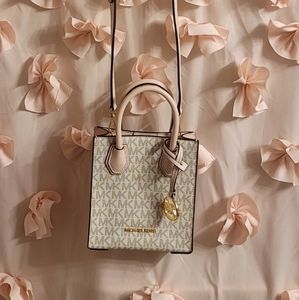 Michael Kors Extra Small Powder Blush and Cream Signature Print Mercer